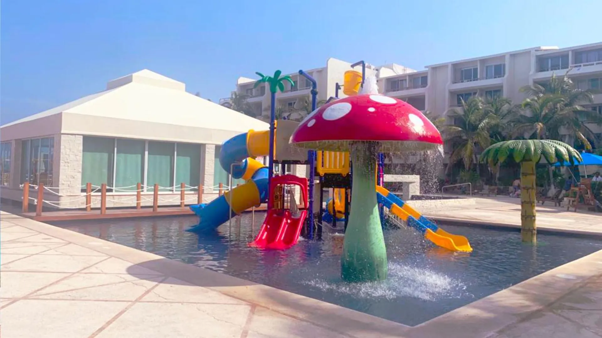Cancun Studio - Steps To Beach And Water Fun