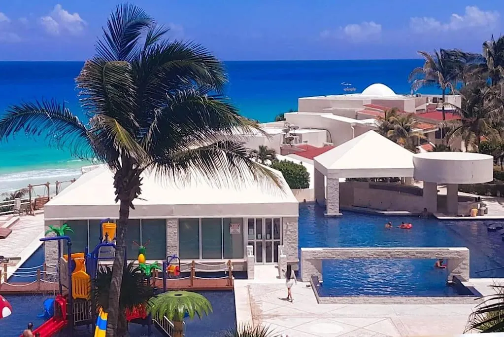 Apartment Cancun Studio - Steps To Beach And Water Fun