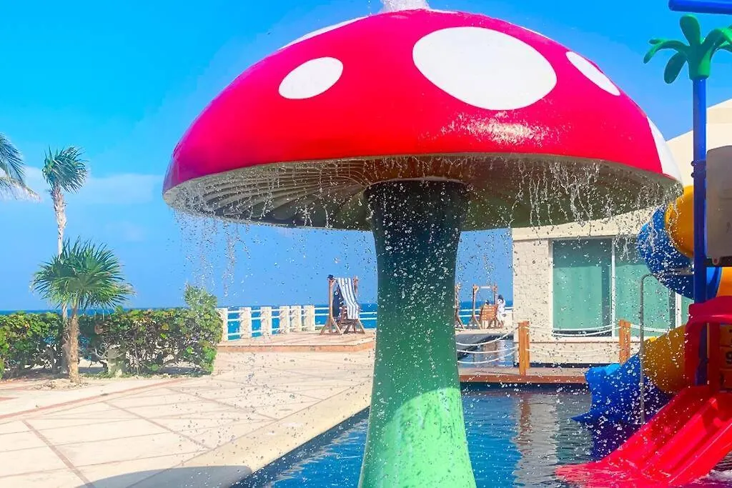 Cancun Studio - Steps To Beach And Water Fun Apartment