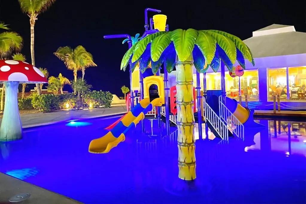 Cancun Studio - Steps To Beach And Water Fun Mexico