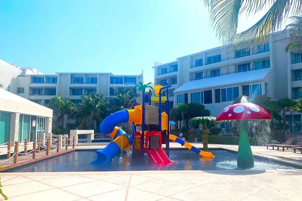 Cancun Studio - Steps To Beach And Water Fun Mexico