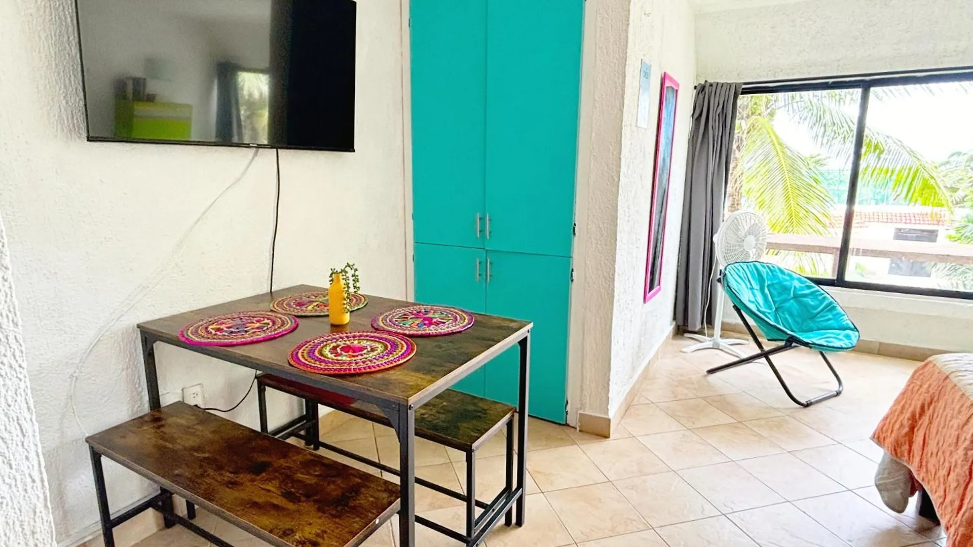 Cancun Studio - Steps To Beach And Water Fun Apartment